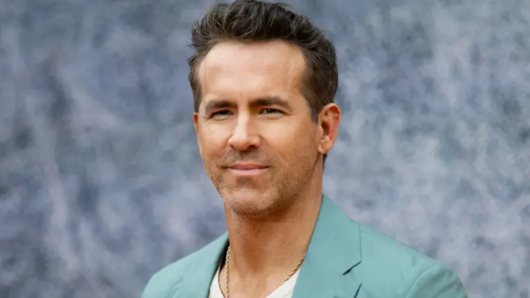 Ryan Reynolds' Live TV Panic: Reads Anxious Text Aloud
