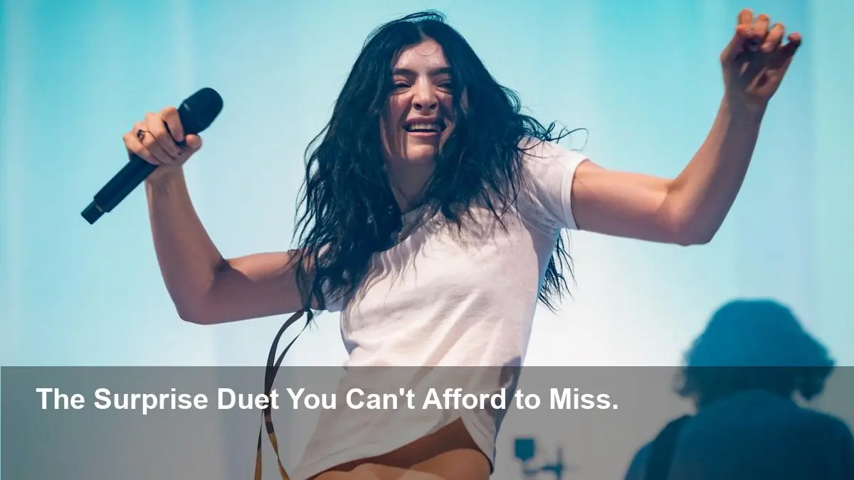 Lorde Shocks Fans With Charli XCX Surprise Duet