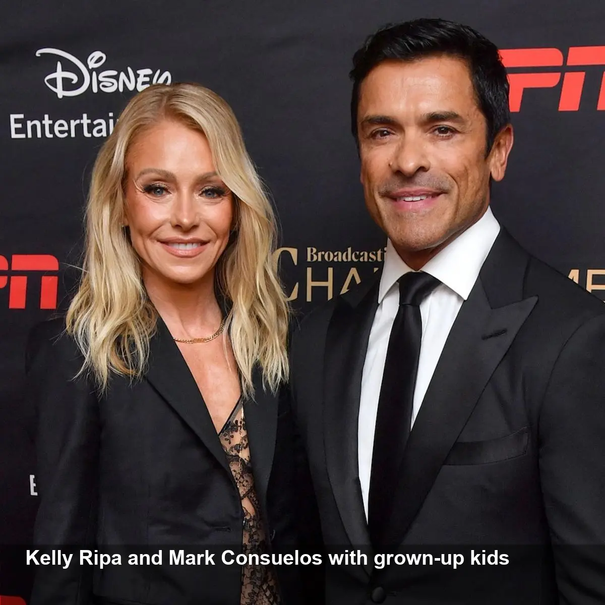 Kelly Ripa's Sons Tower Over Parents in Holiday Photo